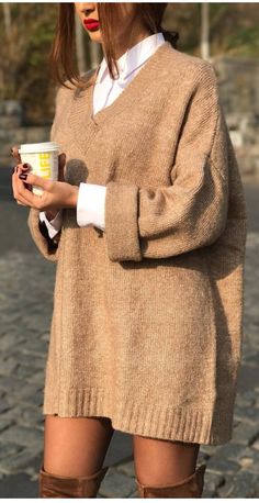 Classy Sweater, Supermodels Runway, Mode Casual, Beauty Editorial, 가을 패션, Runway Models, Business Casual Outfits, Celebrity Fashion