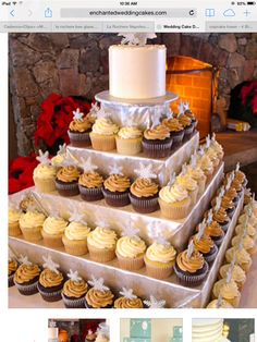 an image of a wedding cake and cupcakes on the web page with photoshopped