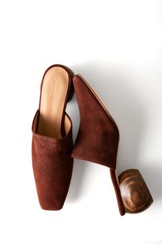 A round, hand-sculpted heel and classic materials make this mule timeless. 65 mm heel Suede upper, leather lining and sole Responsibly handmade in Peru Runs true to size; half sizes or wide widths, order next size up Whole sizes only Build Wardrobe, Block Heel Mule, Money Fashion, Soft Dramatic, Shopping Wishlist, Winter Heels, Dramatic Classic, Mule Shoes, Womens Mules