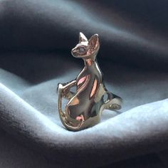 One Of My Favorite Rings. It Is A Yellow Gold Sphinx Or Siamese Cat With A Blue Diamond Eye. It Has A Good Weight At 5 Grams. Size Is Slightly Less Than A 6. Cat Rings, Cat Ring, Diamond Eyes, Ring Color, Siamese Cats, Vintage Cat, Favorite Rings, Blue Diamond, Gold Yellow