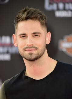 Short Mens Haircut For Round Face, Taper Fade Haircut Short Hair, Fade Haircut Short Hair, Jean Luc Bilodeau, Tahj Mowry, Mens Hairstyles With Beard