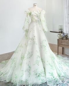 Green Wedding Dresses, Top Wedding Dresses, Fairytale Dress, Dreamy Dress, Ball Gowns Prom, Gowns Of Elegance, Best Wedding Dresses, Wedding Dresses Romantic, Fancy Outfits