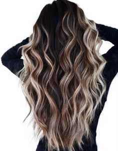 Chocolate With Blonde Highlights, Hair Color Ideas For Brunettes For Summer Balayage Highlights Short, Dimensional Balayage Brunettes, Dark Brown Blonde Hair, Western Hair Color, High Contrast Hair, Dark Summer Hair, Balayage Brunette To Blonde, V Cut Hair