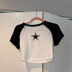 Size Small Never Worn Good Condition Super Stretchy Clothes Shirts & Tops, Star T-shirt, Cute Y2k Shirts, Trendy Tops For Teenagers, Baddie Tops, 2000s Tube Top