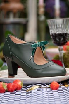 Forest green pumps with 6.5 cm heels. Green Lace, Deep Green, Danish Design