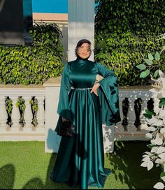 Simple Soiree Dresses Hijab, Hijabi Engagement Dress, Hijabi Prom Dress, Soiree Dresses For Hijab, Hijabi Gowns, Hijab Soiree, Dress Soiree, Hijabi Dresses