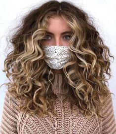 Natural Curly Hair Cuts, Highlights Curly Hair, Colored Curly Hair, Haircuts For Curly Hair, Curly Hair Inspiration, Curly Hair Tips, Curly Hair Cuts, Long Curly Hair