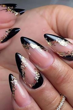 Black And Gold Nails, Design Black Gold, Long Press On Nails, Gold Nail Designs, Nagel Tips, Gold Nail, Flower Nail Designs, Fake Nails With Glue, Black Nail Designs