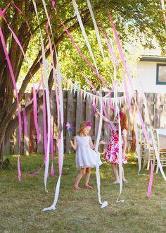 Streamers in the trees! Cheap and easy party decoration! Streamer Decorations, Woodland Fairy Party, Cheap Party Decorations, Fairy Garden Birthday Party, Easy Party Decorations, Fairy Garden Party, Outdoor Birthday, Garden Party Birthday