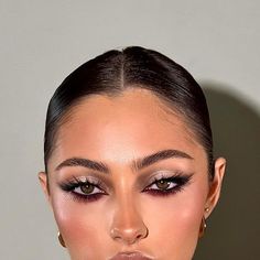 Outfits For Makeup Artist, Makeup For Updo Hair, Mascarade Party Makeup, Deep Contrast Makeup, Dark Red And Black Makeup, Classy Makeup Elegant For Brown Eyes, Winter Glam Makeup Looks, Moody Makeup Looks, Event Makeup Looks