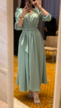 Hi Friends Some Surprise able Thing is waiting for you click on the given below link Long Sleeves Prom Dresses, Hijab Dress Party, Stile Hijab, Soiree Dress, Simple Prom Dress, Muslim Fashion Dress, Prom Dresses Vintage, Muslim Fashion Outfits, Elegante Casual