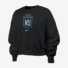 Made with our soft Phoenix Fleece, this NJ/NY Gotham FC sweatshirt helps keep you warm and comfortable all match long. Our midweight brushed fleece feels extra soft on the inside and smooth on the outside, helping you stay cozy while keeping its structured shape. Cozy Black Sweatshirt For Sports, Cozy Nike Fleece Tops, Cozy Nike Winter Sweatshirt, Nike Cozy Crew Neck Sweatshirt, Cozy Nike Sweatshirt With Ribbed Cuffs, Nike Sweater For Winter Loungewear, Nike Winter Sweater For Loungewear, Nike Winter Loungewear Sweater, Nike Crew Neck Fleece Sweater