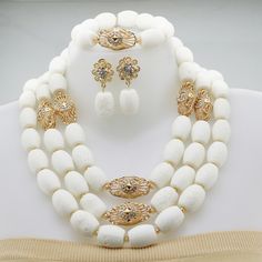 This is for high quality  handmade Nigerian wedding necklace  , it takes 3-5 days for the production Traditional Beads Necklaces, Neck Beads Design, Nigerian Necklaces, Flower Necklace Aesthetic, Flower Necklace Outfit, Neo Soul Fashion, White Beads Necklace, Nigerian Jewelry, Soul Fashion