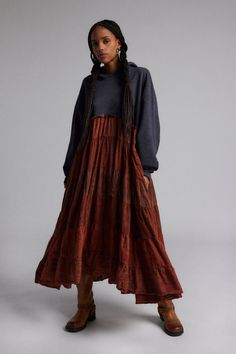 Urban Renewal Remade Gauze Hoodie Maxi Dress Boho Holiday Outfits, Maxi Dress With Sweater, Poor Clothes, Maxi Dress Layering, Boho Attire, Knitted Dress Outfit, Boho Dress Fall, Dress Layering, Baggy Dresses