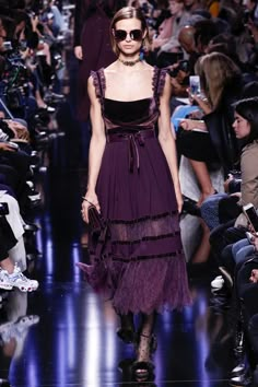 Violet Outfit, Elie Saab Fall, Chanel Cruise, Atelier Versace, British Vogue, Winter Mode, Ely, Marchesa, Fashion 2017