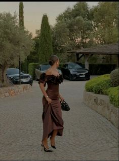 Guest Attire, Old Money Style, Stay Classy, Visual Diary, Glam Dresses, Easy Breezy, Vow Renewal, Old Money, Cocktail Dresses