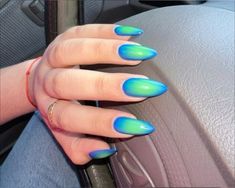 Pink Green Aura Nails, Aura Nails Blue And Green, Neon Aura Nails, Blue And Green Aura Nails, Green Aura Nails, Blue And Green Nails, Neon Blue Nails, Italy Nails, Ambre Nails