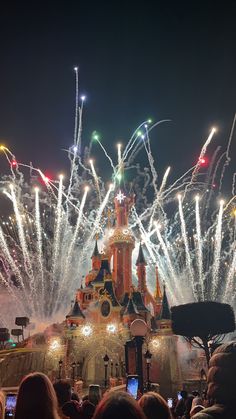 Disneyland Paris castle fireworks Disneyland Fireworks Wallpaper, Disneyland Paris Fireworks, Disneyland Florida, Paris Castle, Disneyland Fireworks, Disneyland Paris Castle, Disneyland Aesthetic, Paris Disneyland