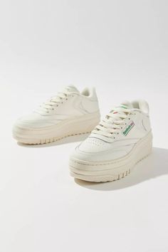 Reebok Club C 85 Platform, Platform Reebok Outfit, Reebok Platform Sneakers, Sneaker Inspo Women, Platform Reebok, Reebok Club C 85 Outfit, Club C 85 Outfit, Reebok Club C Extra, Platform Sneakers Outfit