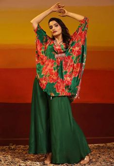 Digital Printed Cotton Tunic Set in Green Cotton Salwar Kameez, Cotton Tunic, Wear Green, Muslin Fabric, Party Wear Dresses