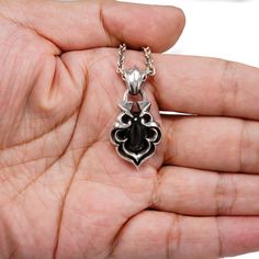 * Please visit our other shop * https://www.etsy.com/shop/AltumJewelry * CONDITION * Brand New & Handmade Finished with Highly Polished * Highest Attention to Details * 100% Handcrafted By Skill Full Silver Smiths * Highest Quality Of Solid Sterling Silver ( NOT PLATED ) * With 925 Stamping * Diopside Star Stone/ Black Star Stone * MEASUREMENT * Length : 38mm ( Approx ) Include Chain Bail * Width : 19mm ( Approx ) * Thickness : 5mm ( Approx ) * Weight : 9gm ( Approx ) * Bail : 4mm x 6mm ( Ap Black Gothic Jewelry For Biker Events, Gothic Silver Jewelry With Star Charm, Gothic Sterling Silver Gemstone Jewelry, Silver Gothic Collectible Jewelry, Gothic Sterling Silver Necklaces, Adjustable Gothic Pendant Necklace, Promise Jewelry, Gothic Pendant, Biker Jewelry