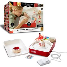 the pottery wheel studio kit is ready to be used for making cupcakes and cakes