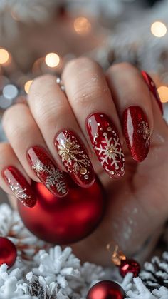 "Get into the holiday spirit with these stunning Christmas nail designs! From classic red and green to frosty snowflakes and glittery golds, these festive nails are perfect for any Christmas celebration. Try out these gorgeous looks and make your holiday season even more magical!" #ChristmasNails #HolidayNails #FestiveNails #ChristmasNailArt #HolidayBeauty #NailDesigns #NailInspo #ChristmasManicure #SparklyNails #NailGoals Gingerbread Nails, Christmas Nail Designs Easy, Xmas Nail Designs, Nails Unique, Xmas Nail, December Nails, Christmas Manicure, Winter Nails Acrylic, Christmas Nails Easy