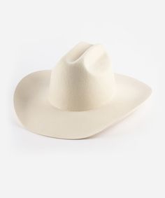 Gigi Pip felt hats for women - Teddy Cattleman - 100% australian wool classic cattleman crown with a wide upturned brim [off white] White Western Hat, Cattleman Hat, Western Hats For Women, Men Hats Styles, Classic Cowgirl, Felt Cowboy Hat, Gigi Pip, Pencil Roll, Country Music Festival