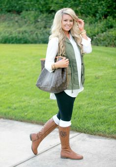 Outfits With Riding Boots, Styling Duck Boots, Karen Outfit, Riding Boot Outfits, Sport Casual Outfit, Christmas Sweater Outfits, Casual Maternity Outfits, Magic Clothes, Black Boots Outfit