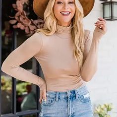 Pink Lily’s End of Season Sale is such a good one and has up to 75% off over 400 items! This sale pretty much has it all and for really affordable prices too. Including sweaters, jeans, leggings, coats, beanies, blouses, shackets, self-tanner, I mean I could go on forever! I’ve linked my favorites and also shared what I’ve added to my cart! #womensclothing #boutqiuelooks #salealert #blackdress #plaidshacket #bodysuit Color Block Tshirt, Oatmeal Sweater, Pink Lillies, Basic Blouses, Black Faux Leather Leggings, White Graphic Tee, Winter Outfit Inspiration, Self Tanner, High Waist Fashion