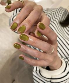 Funky Nail Colors, Simple Korean Gel Nails, Ember Nails, Korean Aura Nails, Short Earthy Nails, Alternating Nail Color, Slug Nails, Rusty Orange Nails, Short Maximalist Nails