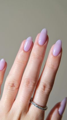 Todas as publicações • Instagram Clear Lavender Acrylic Nails, Light Purple Simple Nails, Nude Lavender Nails, Clear Lilac Nails, Nail Colors Ideas Summer, Milky Nails Purple, Light Purple Pearl Nails, Clear Lavender Nails, Pale Lilac Nails