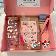 Blind Book Box 
Book Box 
Mystery date 
Surprise book box 
Book gift 
Blind date Blind Date With A Book Box Ideas, Blind Book Date, Book Boxes, Book Box Ideas, Blind Date With A Book Ideas, Gift Ideas For Book Lovers, Birthday Presents For Friends, Diy Birthday Gifts For Friends