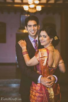 Best Couples Pic, Sadi Coupal Pose, Capal Photo Sadi, Tredisnal Couple Pose, Couple Poses With Saree, Stills For Couples, Couple Poses In Saree For Photoshoot, Couple Photo Poses In Saree, Reception Couple Poses