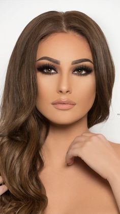 Perfect Nude Lipstick, Eye Makeup Styles, Hot Makeup, Shiny Skin, Bridal Makeup Looks, Makeup Transformation, Nude Lipstick, Beautiful Lips