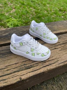 Dinosaur' Kids AF1 Customs by AF1essentials All of our Customs are Hand Painted & Made to Order - *Durable Leather paint used  *Waterproof  *Matt Finish Product  Our Customs can be ordered in all sizes from Toddlers to Adults - If you cannot find the size you are after, please contact us and we can assist you further!  We use Royal Mail for our Delivery Partners  Our Customs can take anywhere between 1-4 weeks Maximum depending on how busy we are at the time of your order.  Majority of our Order Customized Shoes, Af1 Custom, Custom Painted Shoes, Custom Shoes Diy, Kpop Diy, Custom Nike Shoes, Cute Nike Shoes, Leather Paint, Sneakers Athletic