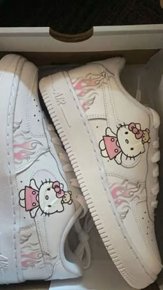 #sneakers Hello Kitty Shoes, Kitty Clothes, Air Force 1s, Hello Kitty Aesthetic, Pretty Shoes Sneakers