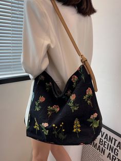 Elegant Floral Print Shoulder Bag, Elegant Black Bags With Floral Print, Luxury Black Bags With Floral Embroidery, Luxury Black Bag With Floral Embroidery, Black Floral Embroidered Tote Shoulder Bag, Creative Tote Bag, Simple Casual Outfits, Embroidery Bags, Floral Bags