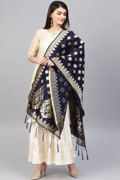 Designer Dupatta, Celebrity Gowns, Designer Sarees Online, Beautiful Suit, Readymade Blouse, Anarkali Dress, Traditional Sarees