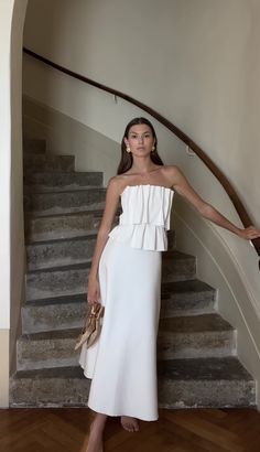 One Shoulder Rehearsal Dinner Dress, Luxury Spring Outfits, Dcopperman Style, Chic Rehearsal Dinner Outfit, Femenine Outfits Classy, Dinner Rehearsal Outfit For Bride, Young Classy Outfits, Casual Rehearsal Dinner Outfit For Bride, Femenine Outfits Style