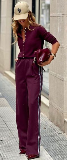 Burgandy Outfits Aesthetic, Busy Mom Outfits, Burgundy Pants Outfit, Emmy Red Carpet, Comfortable Travel Outfit, Emmys Red Carpet, The Emmys, Two Friends, Looks Street Style