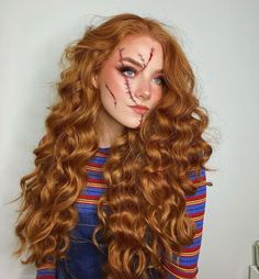 Female Chucky Cosplay, Cute Chucky Makeup, Female Chucky Makeup, Easy Chucky Makeup, Halloween Costume Redhead, Chucky Female Costume, Chucky Makeup Female Easy, Girl Chucky Makeup, Diy Chucky Costume Women