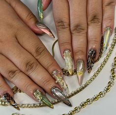 Poly Gel Nail Ideas, Green Gold Nails, Bejeweled Nails, Autumn Nail Inspo, Press On Nails Design, Gel Nails Nail Art, Nails Jewellery, Maximalist Jewelry, Tiger Nails