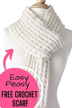 an easy crochet scarf is shown with the words easy peasy on it