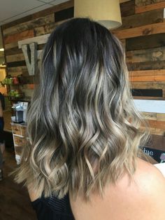 Street Style Hair, Dark Brown Hair Balayage, Short Wavy Hair, Hair Inspiration Color, Style Hair, Curly Hair Styles Naturally, Gorgeous Hair