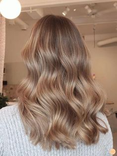 Wavy Blonde Hair, Dirty Blonde Hair, Honey Blonde Hair, Brown Hair Balayage, Dark Blonde Hair, Blonde Hair Inspiration, Honey Hair, Blonde Hair Looks, Brown Blonde Hair