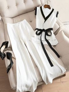 Blanco Elegante Collar   Color combinado,A rayas  Embellished No-Elástico Áo Blu, White Outfits, White Fashion, Look Fashion, Hijab Fashion, Classy Outfits, Work Outfit, Chic Outfits, Casual Chic