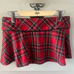 Nwot! Sz L. Red Plaid Mini Skirt! Has Belt Loops And Zipper In Back! 63% Polyester, 34% Rayon, 3% Spandex. See Pictures For More Measurements! Adorable Piece!!! Casual Red Skort For Winter, Plaid Mini Skirt, Red Plaid, Spandex, Womens Skirt, Mini Skirts, Zipper, Plaid, Red