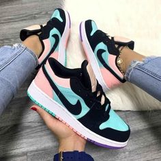 Shoe Games, Kylie Christmas, Rugged Fashion, Trendy Mom Outfits, Sneaker Heads, Custom Kicks, Fashion Shoes Heels, Nike Shoes For Sale