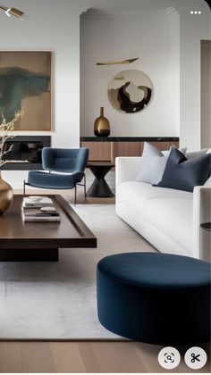 Blue Toned Living Room, Blue Minimalist Living Room, Contemporary Blue Living Room, Blue Inspired Living Room, Monochromatic Blue Living Room, Cool Tone Interior Design, Contemporary Design Interior, Modern Living Room Blue, Interior Design Blue